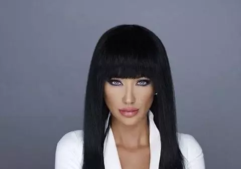 Bianca Drăguşanu s-a hotărât. Mâine va deveni brunetă