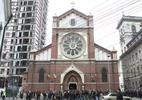 Noi acuzaţii în scandalul Cathedral Plaza