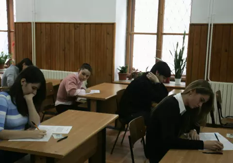 Noi perle de la Bacalaureat 2011, sesiunea din toamnă
