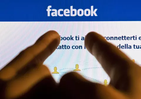 Un irlandez dă în judecată Facebook din cauza unor poze cu fiica lui de 12 ani