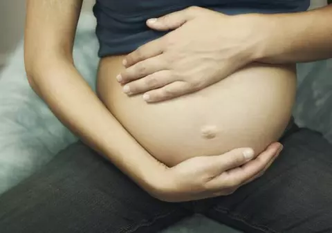 Femeile românce s-au modernizat! Nu mai vor să nască natural