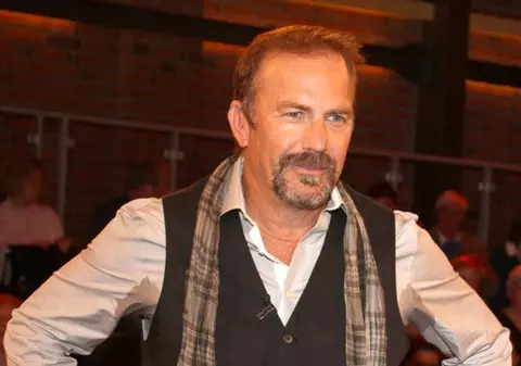 Kevin Costner, care va ajunge mâine în România, va fi cazat la o pensiune de la ţară