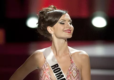 Video | Miss Universe îşi alege regina în această seară. Ce șanse are românca noastră?