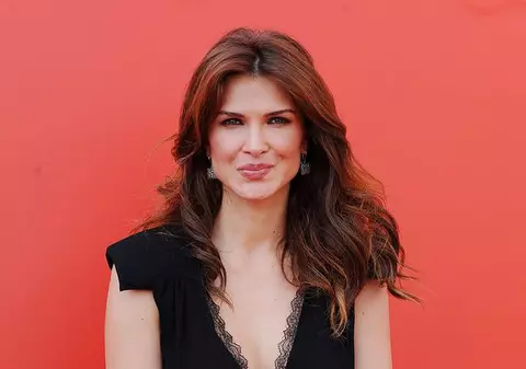 Ce decolteu a avut Monica Bîrlădeanu, la Veneţia!