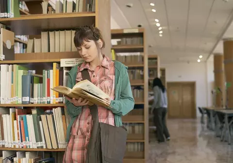 Românii frecventează bibliotecile tot mai des