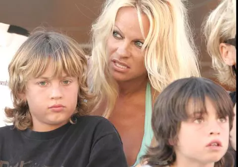 Pamela Anderson: "Fiii mei aleg bărbații cu care ies”
