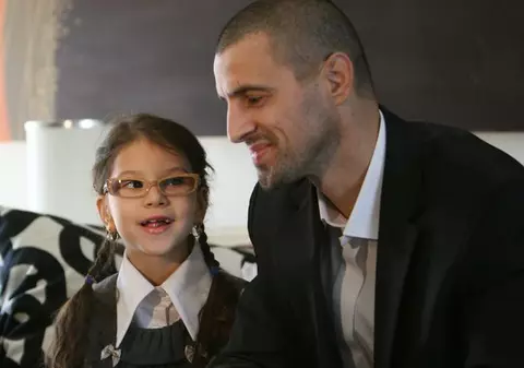 Pavel Stratan s-a mutat în București, alături de familie