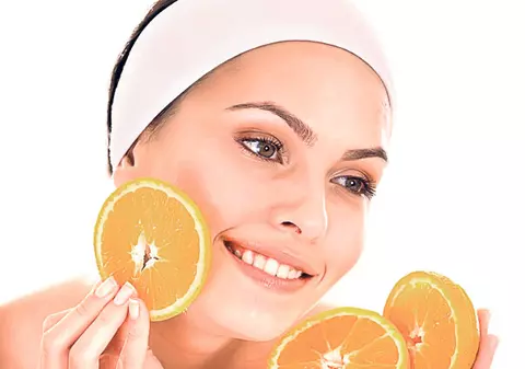 Masca de portocale reglează secreţia de sebum