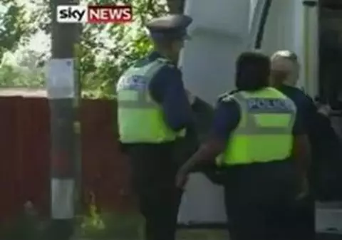 Doi români, printre victimele ținute ca într-un lagăr nazist, în Marea Britanie