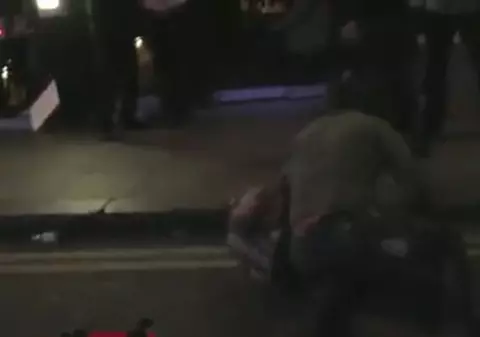 Video | "Țăranul cu Maserati", bătut măr în plină stradă