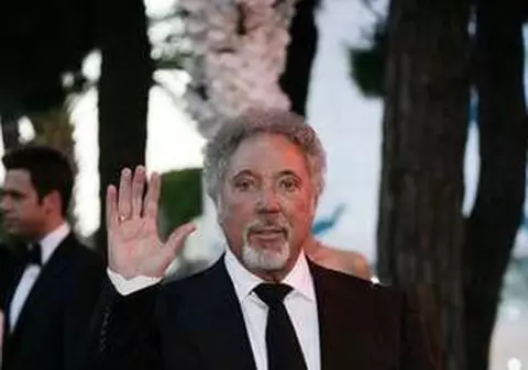 Cel mai ieftin bilet la concertul lui Tom Jones costă 191 de lei 