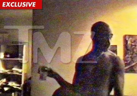 Reprezentanţii lui Tupac, gata să vândă filmul XXX cu artistul