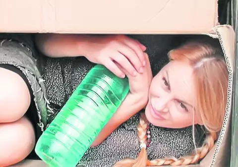 Cum a ajuns prietena Monicăi Gabor în portbagaj?