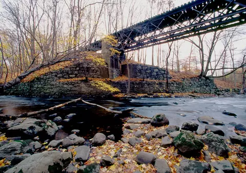 Un grup de hoţi a furat un pod de 15 metri lungime din America