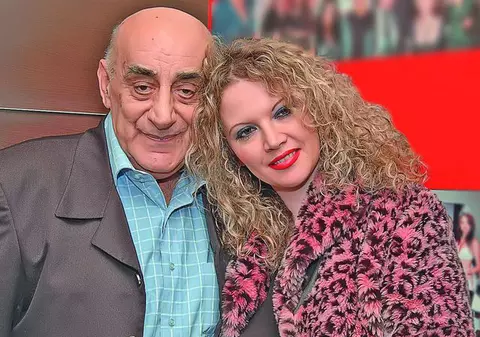 Îşi ascunde Viorel Lis banii de nevastă? | Oana: «Am aflat de la voi că a câştigat la păcănele»