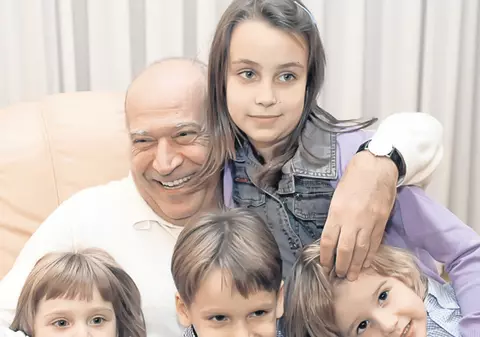 Dan Voiculescu, bunic a 5-a oară: "Vreau ca nepoţii mei să nu plece din România"