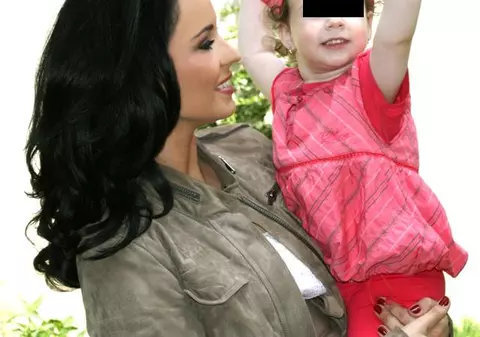 La aproape 4 ani, fiica Andreei Marin Bănică se descurcă perfect cu engleza