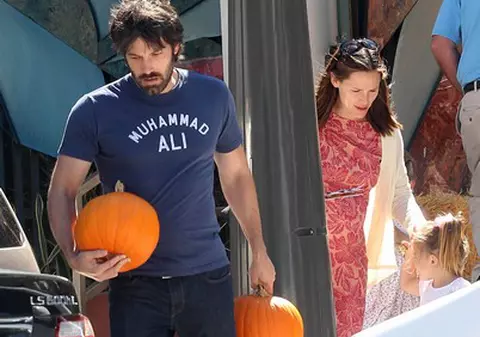 Foto | Ben Affleck și Jennifer Garner se pregătesc de Halloween. Uite ce dovleci au cumpărat!