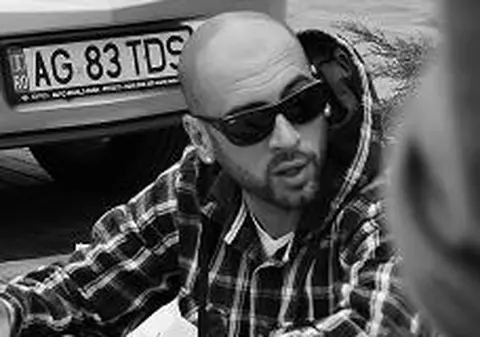 CRBL lansează în această seară clipul piesei “K-Boom” filmat alb negru 