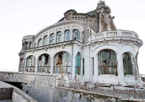 Cazinoul Constanța, vedetă într-o reclamă! Imagini uluitoare cu clădirea în paragină