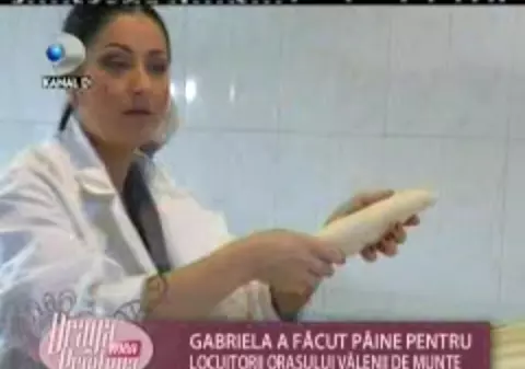 Gabriela Cristea Toader a făcut pâine pentru locuitorii oraşului Vălenii de Munte