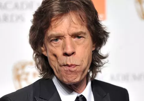Mick Jagger, dependent de Facebook: "Petreceam mai mult timp în faţa computerului decât cântând"