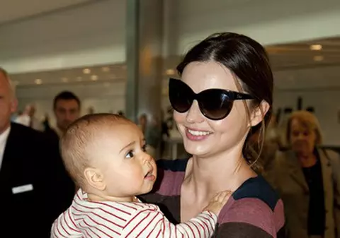 Foto | Ce băiețel simpatic are Miranda Kerr!