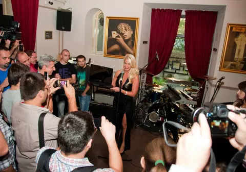 Roxana Nemeş a prezentat laptopurile Lamborghini