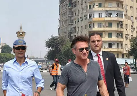 Foto | Sean Penn a protestat alături de egipteni în Cairo
