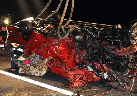 Tragedie în Ungaria! 14 români au murit în coliziunea unui microbuz cu un TIR