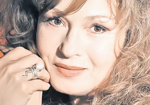 Angela Similea îi cântă lui Victor Surdu, dincolo de moarte: "Tu mi-ai spus că stelele nu mor"