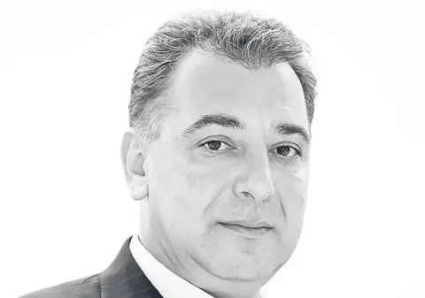 El este cel mai bogat român!