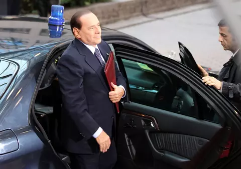 Silvio Berlusconi susţine că Merkel i-a cerut scuze. Berlinul neagă