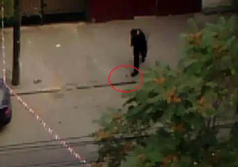 Grenadă militară ”uitată” în mijlocul străzii