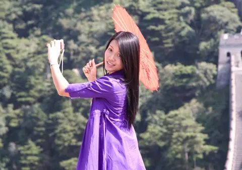 O chinezoaică a escaladat zidul unui castel, ca să nu plătească taxa de intrare