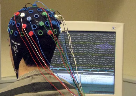 Studiu: De ce unii oameni sunt proști și alții inteligenți?