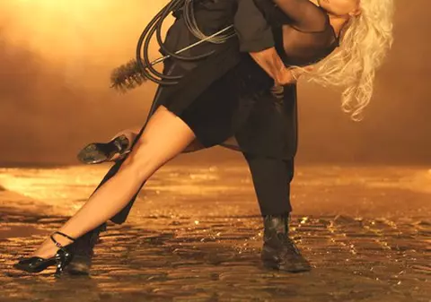 Foto | Jojo dansează cu un coşar, Pepe cu o florăreasă în noul promo Dansez pentru Tine