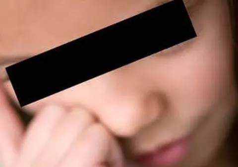 O fetiță a sunat la 112 pentru a-și reclama tatăl care o bătea