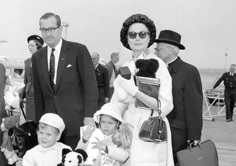 Jackie  Kennedy și Grace Kelly, cele mai influente prime doamne în domeniul modei
