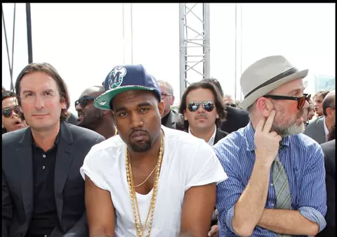 Rapperul Kanye West s-a lansat în modă