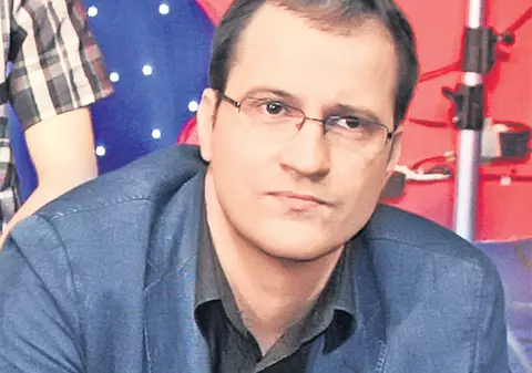 Exclusiv | Şerban Huidu, păzit la uşa salonului de un jandarm