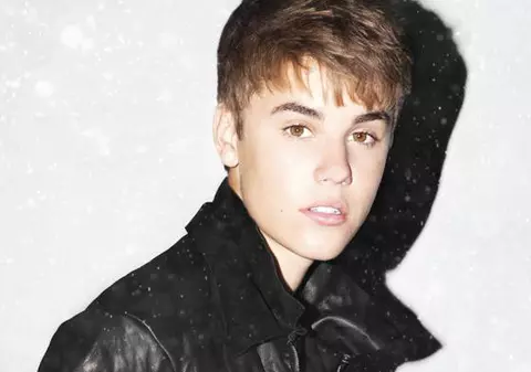 Justin Bieber lansează primul său album de Crăciun