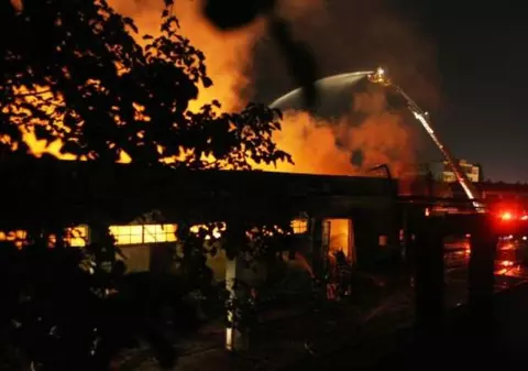 O lumânare lăsată aprinsă a ucis un bătrân