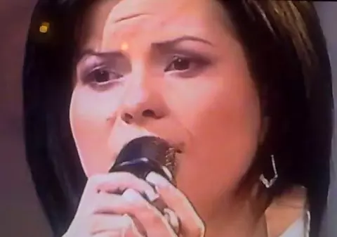 Video | Inna a apărut prima dată la TV în emisiunea lui Teo! Uite ce look avea și cum cânta! 