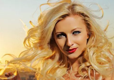 Lora, despre iubitul ei: "Este eroul meu"