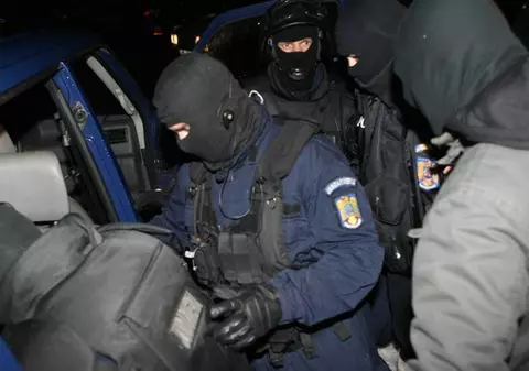 14 percheziţii în Bucureşti şi Ialomiţa 