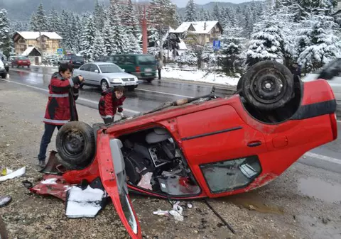Un taximetrist, martor la accidentul lui Huidu: "Nu a derapat, ci a încercat să depăşească"