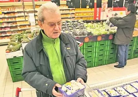 Uite ce mănâncă Mencinicopschi la micul dejun!