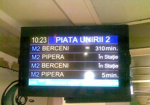 Atenţie se închid uşile! Metroul mai vine peste... cinci ore!