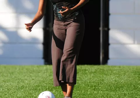 Foto | Michelle Obama, o primă doamnă fotbalistă